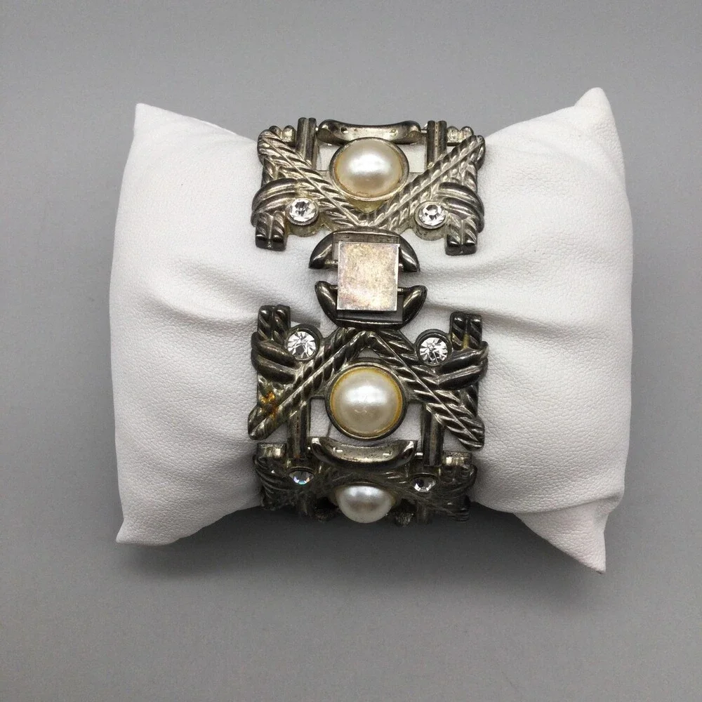 Lafayette Womens Watch 35mm Silver Tone Faux Pearl Crystals New Battery 6.25